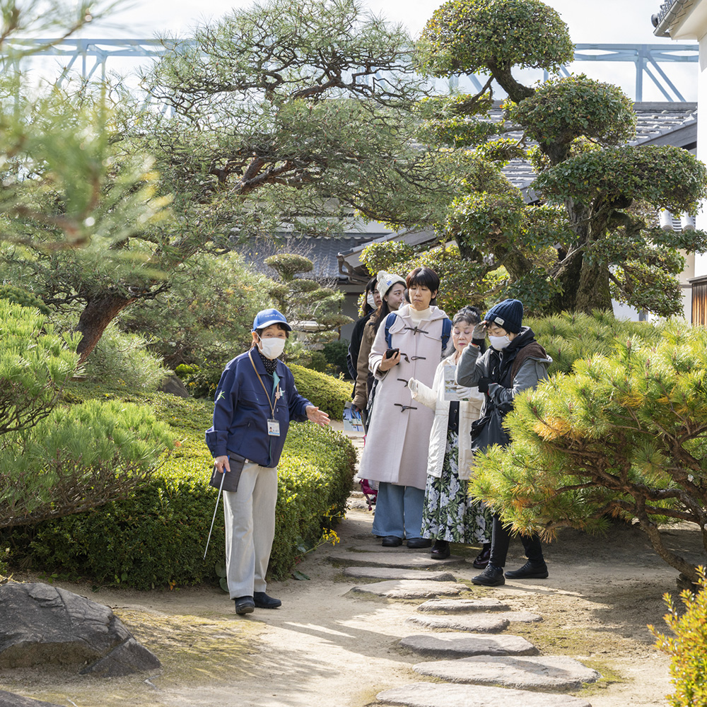 地元を知り尽くすガイドさんと