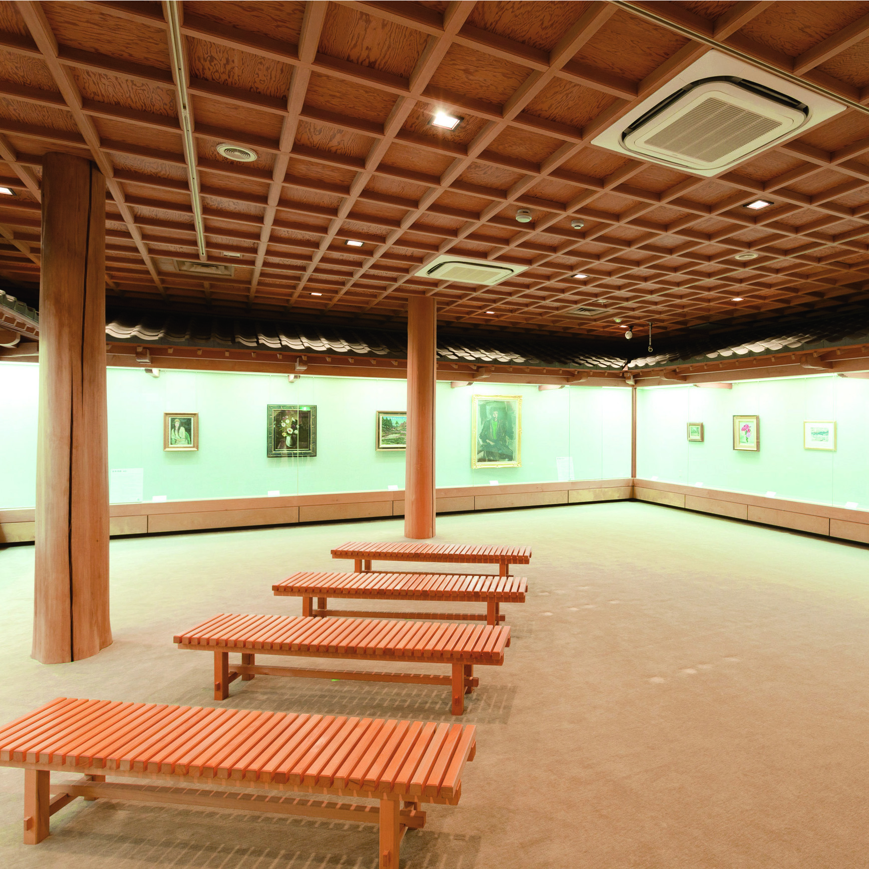 近代日本画を中心に名画を展示